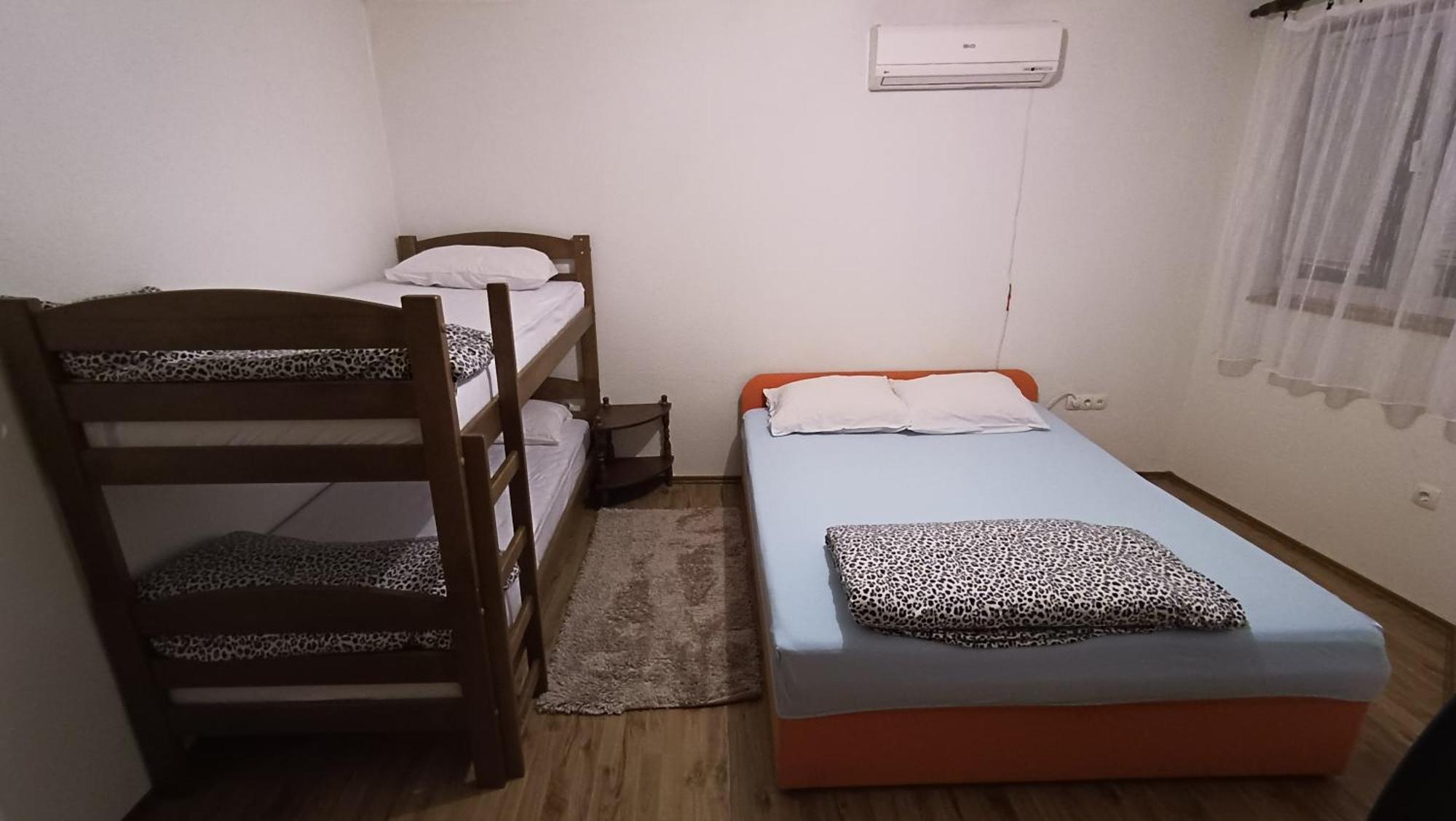 Apartman Seno โมสตาร์ ภายนอก รูปภาพ